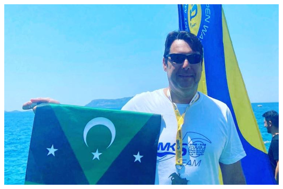 Τουρκία: Αντιδήμαρχος φωτογραφήθηκε με τη σημαία της «ανεξάρτητης Δυτικής Θράκης»