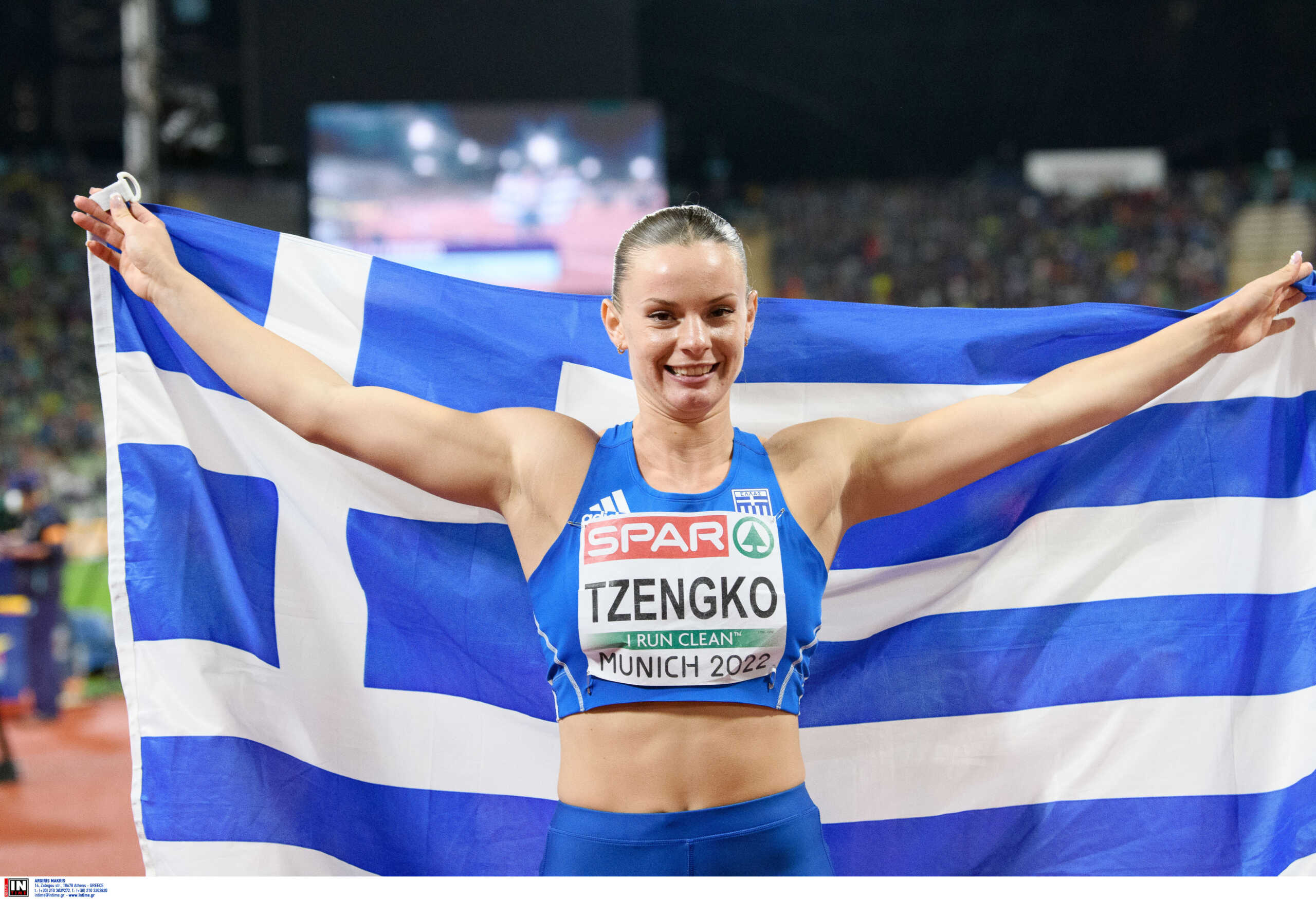 Η Ελίνα Τζένγκο σημαιοφόρος στους ευρωπαϊκούς αγώνες