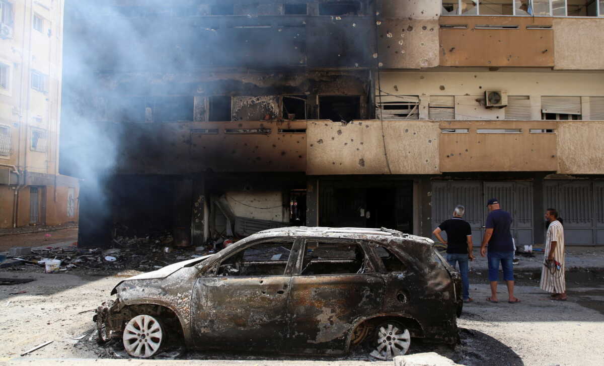Λιβύη: Δεκάδες νεκροί στις μάχες που μαίνονται στην Τρίπολη – Ριπές αυτομάτων και βομβαρδισμοί