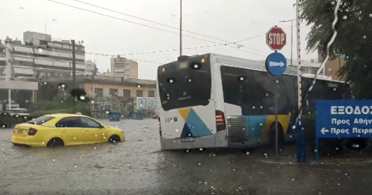 Καιρός: «Άνοιξαν» οι ουρανοί στην Αττική – Πού βρέχει τώρα