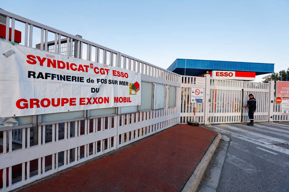 Γαλλία: Ξεκίνησε η επίταξη απεργών στα διυλιστήρια – Εντολή σε εργαζόμενους  της Exxon Mobil και σφοδρές αντιδράσεις