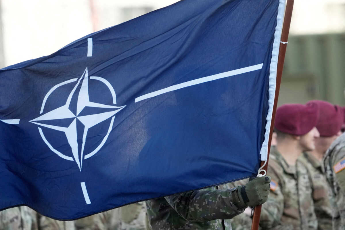 Καταγγελία από ΝΑΤΟ για επικίνδυνη υπέρπτηση καταδιωκτικών της Ρωσίας πάνω από πλοία του στη Βαλτική