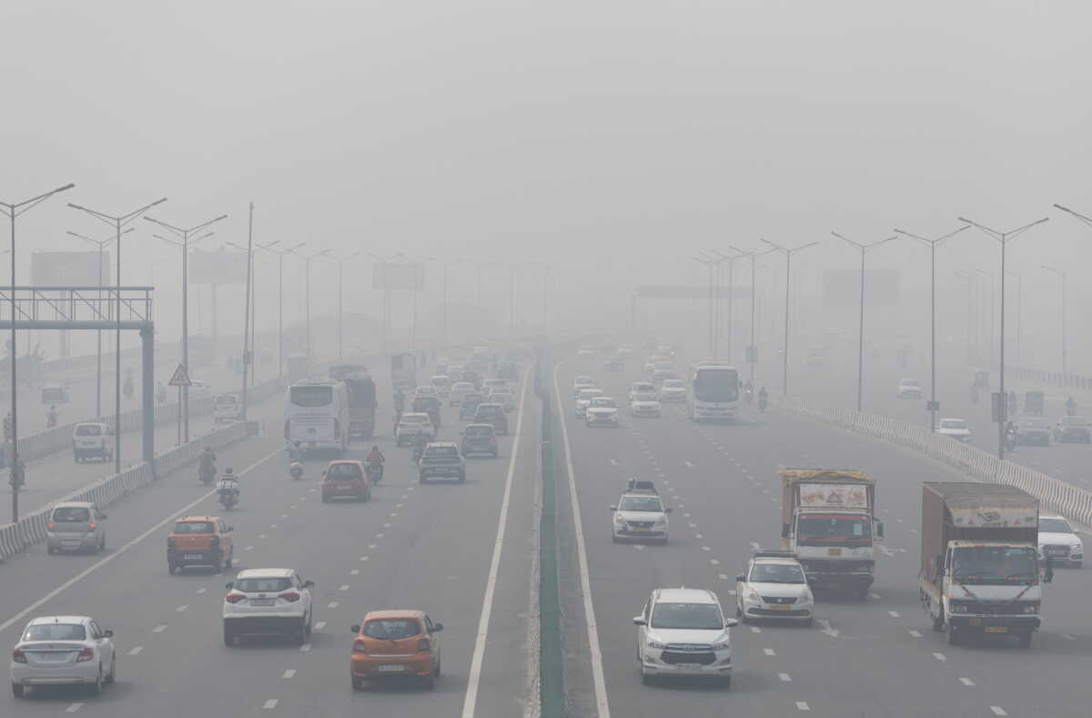 Ινδία: Κλείνουν τα σχολεία στο Νέο Δελχί λόγω ατμοσφαιρικής ρύπανσης και τοξικής ομίχλης