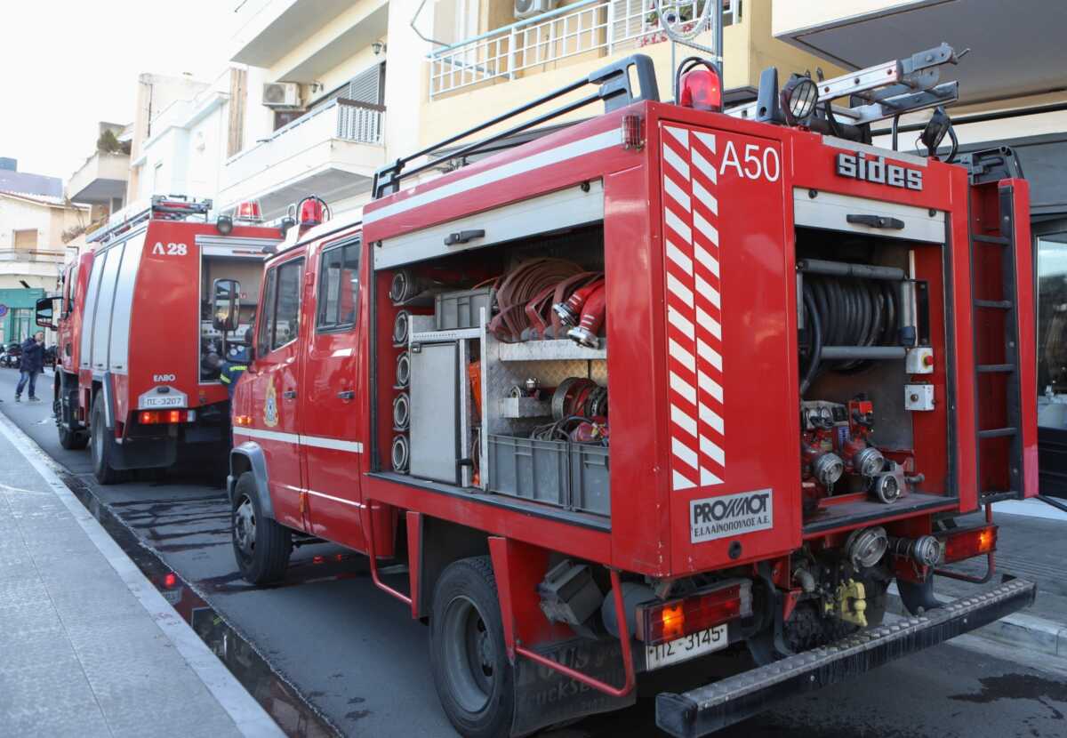 Βύρωνας: Φωτιά σε κατάστημα – Έκλεισε δρόμος