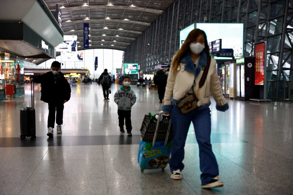 Κορονοϊός: Και η Γαλλία επιβάλλει αρνητικό τεστ στους ταξιδιώτες από την Κίνα