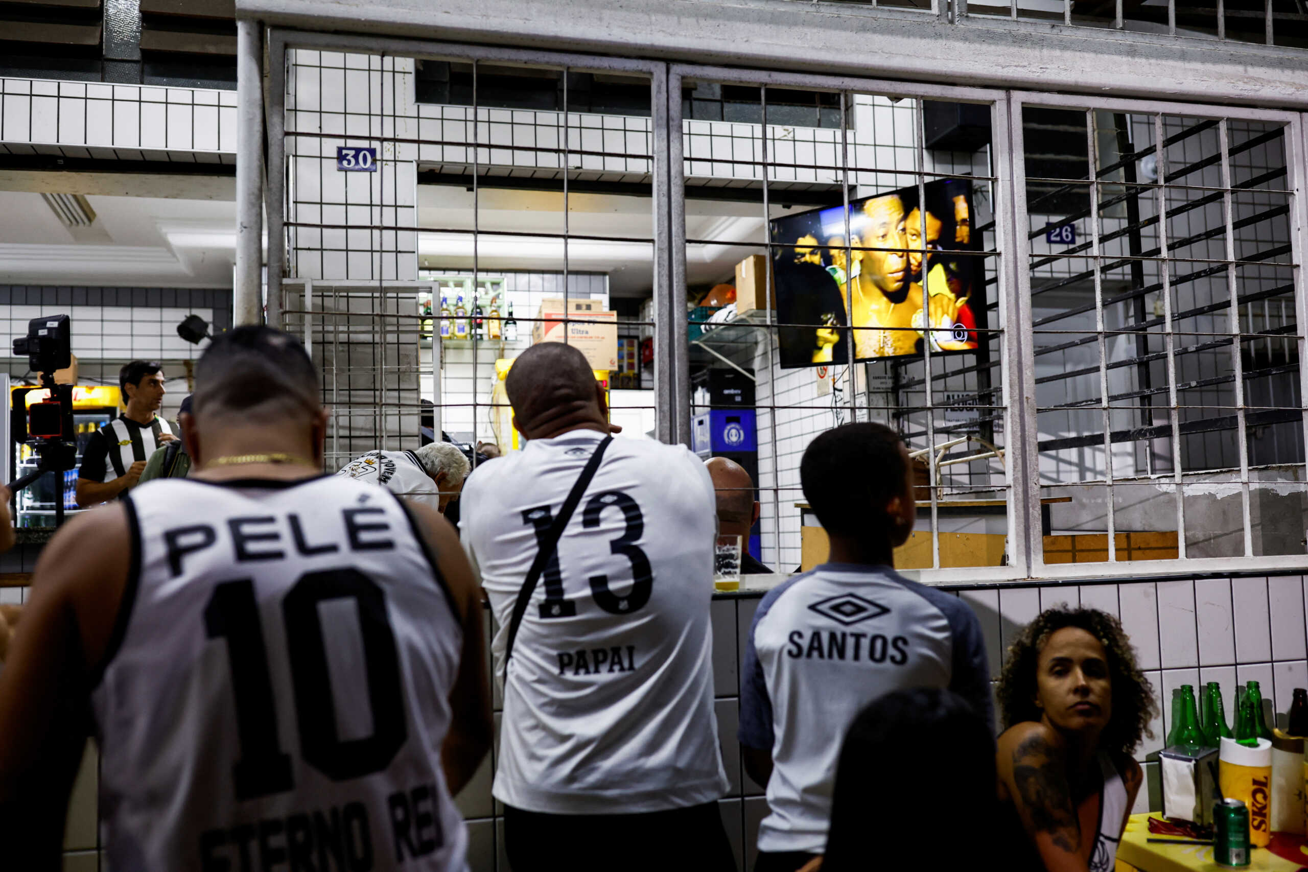 Πελέ: Τη Δευτέρα το λαϊκό προσκύνημα της σορού του «βασιλιά» στο γήπεδο της Σάντος – Τριήμερο πένθος στην Βραζιλία