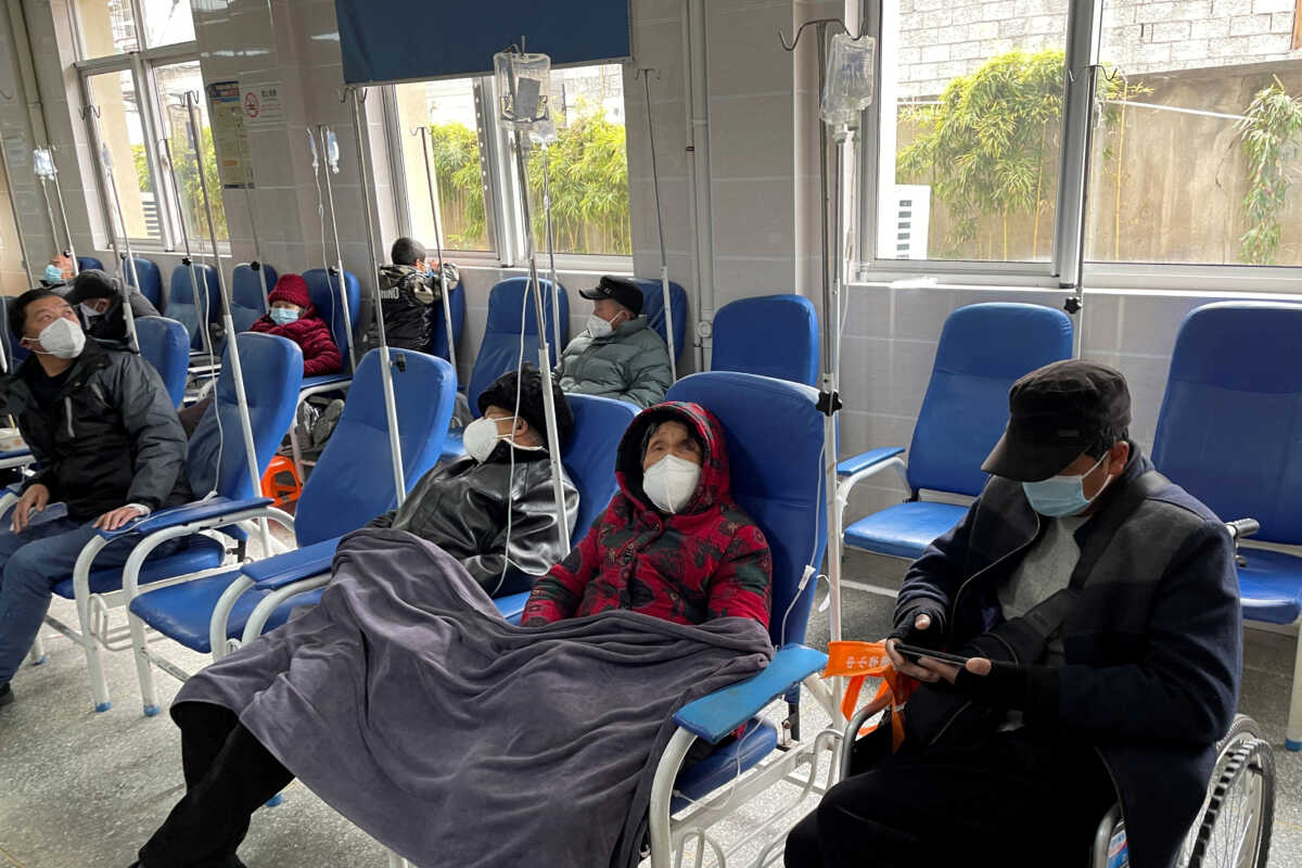 Κίνα: Ο κορονοϊός σαρώνει στην επαρχία – Γιατροί εξαντλημένοι, φάρμακα δυσεύρετα