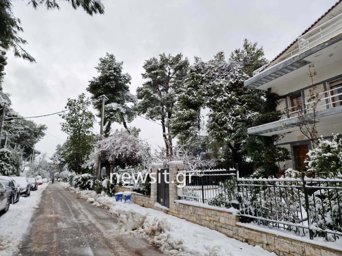 Καιρός – Μαρουσάκης: Έρχονται μεγάλοι όγκοι χιονιού από τα ξημερώματα ως το μεσημέρι σε Αττική, Βοιωτία, Εύβοια και Κρήτη