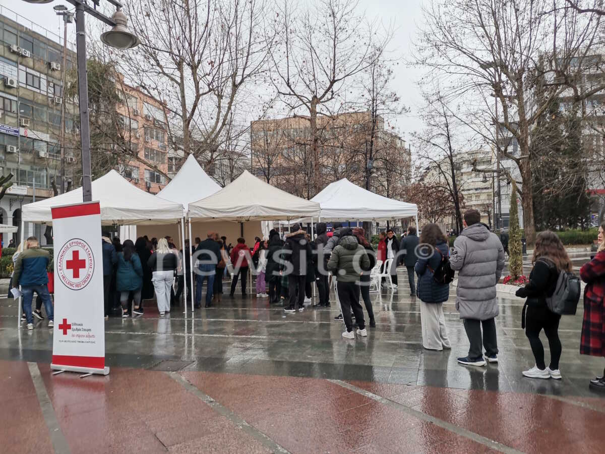 Σύγκρουση τρένων στα Τέμπη: Πρωτοφανής συγκέντρωση φιαλών αίματος και έκκληση στους πολίτες… να μη δίνουν άλλο