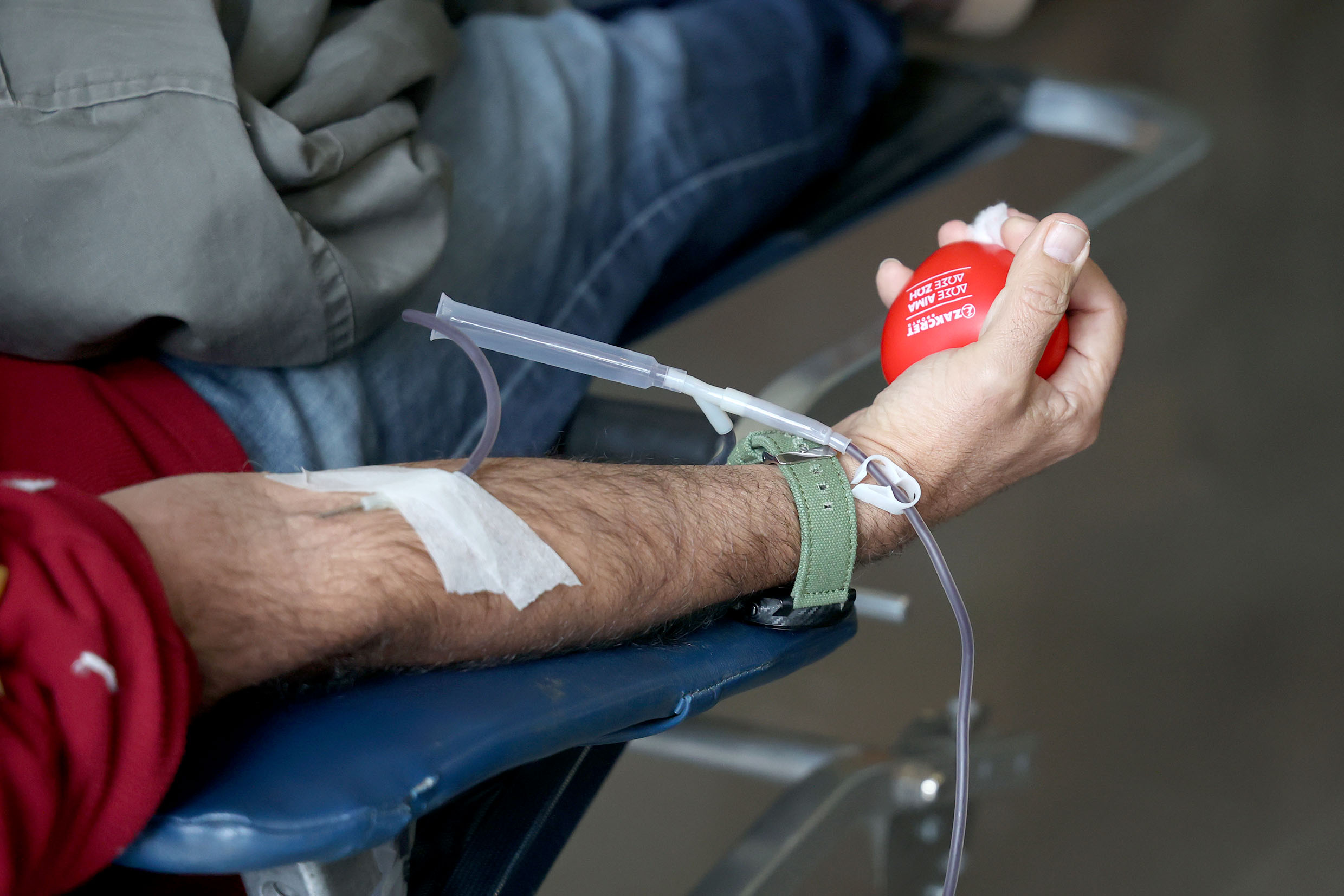 Σύγκρουση τρένων στα Τέμπη: Έδωσε αίμα για τους τραυματίες ο πρέσβης του Ισραήλ