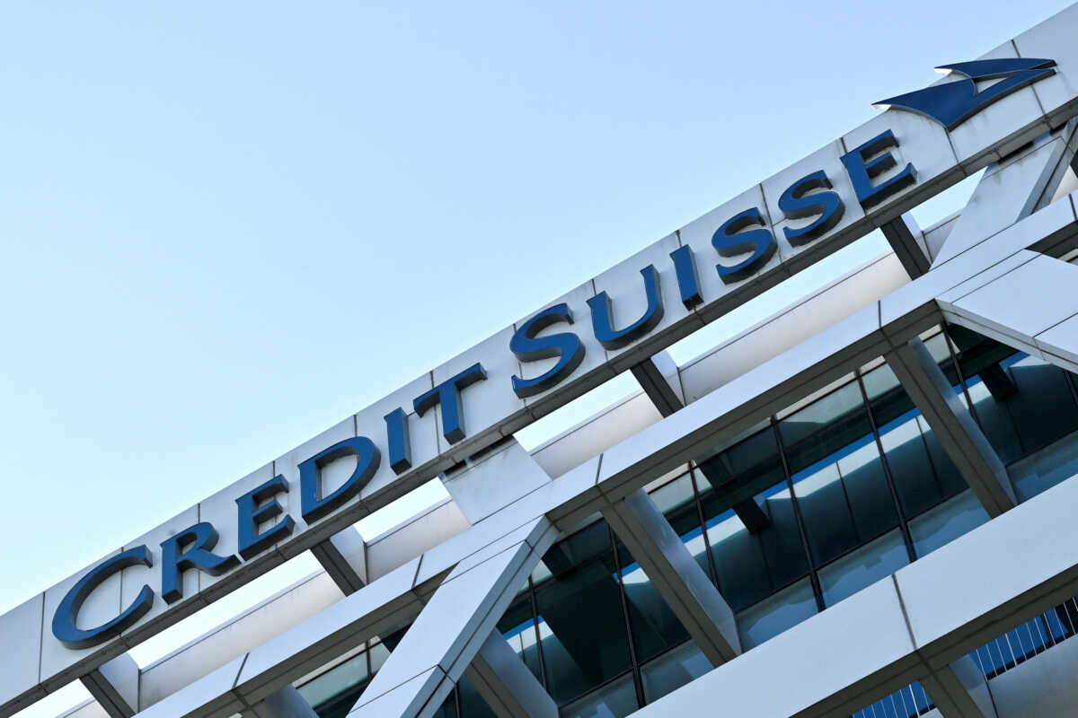 Γερμανικά ΜΜΕ για Credit Suisse: «Ευθύνεται και η ηγεσία» για την κατάρρευση της μετοχής της