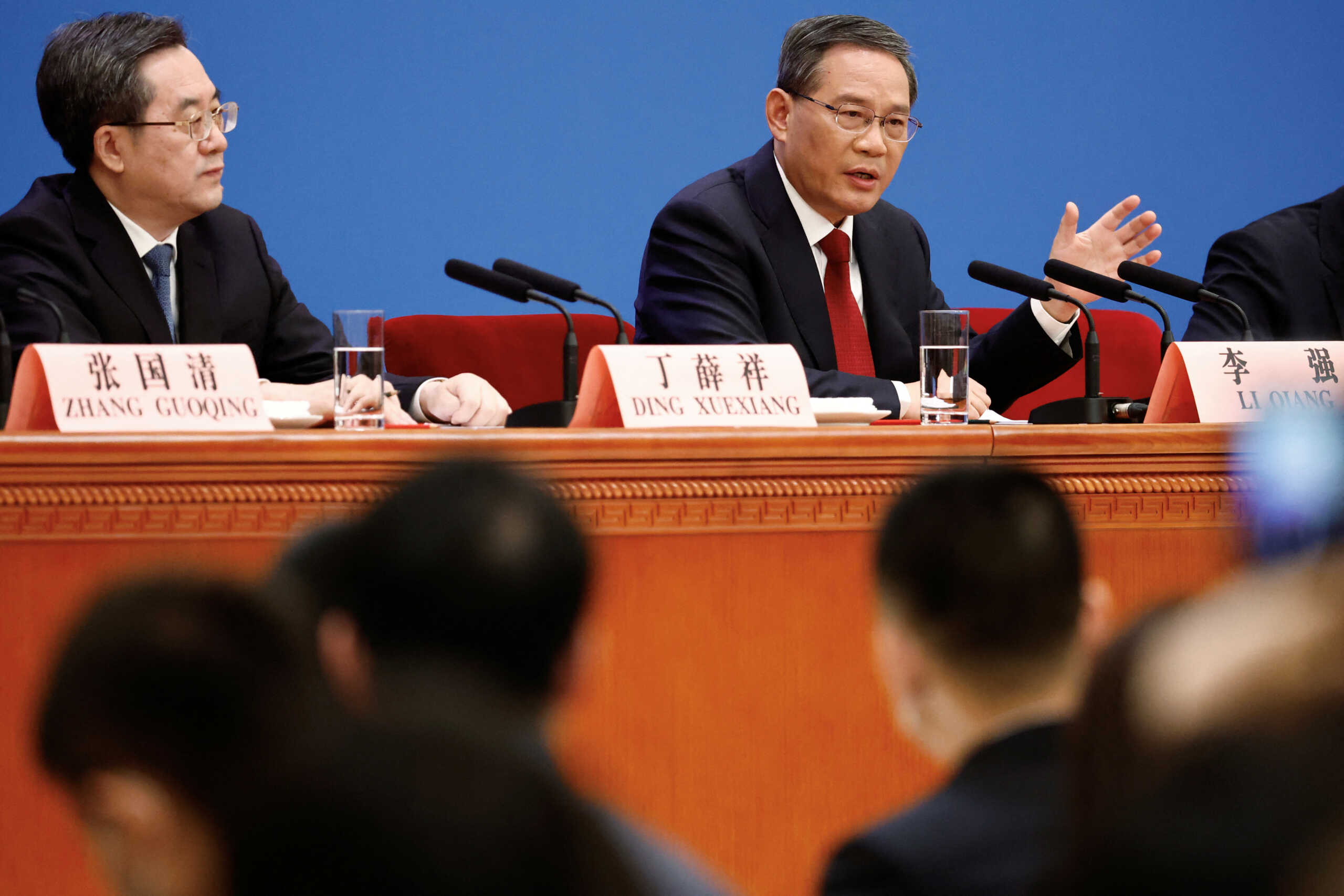 Κίνα: Ο πρωθυπουργός υποσχέθηκε σε στελέχη ξένων επιχειρήσεων μεγαλύτερο άνοιγμα της οικονομίας