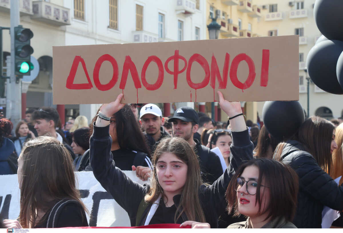 Μπάμπης Παπαδημητρίου για Τέμπη: Καλά κάνουν και εξεγείρονται οι νέοι – Πρέπει να μας μουτζώσουν