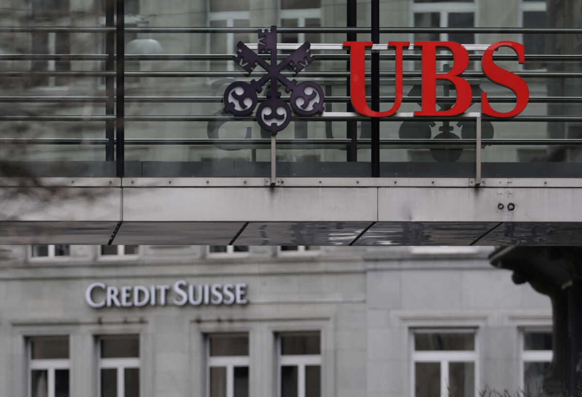 Credit Suisse: Η UBS συμφωνεί να αγοράσει την τράπεζα για πάνω από 2 δισ. δολάρια