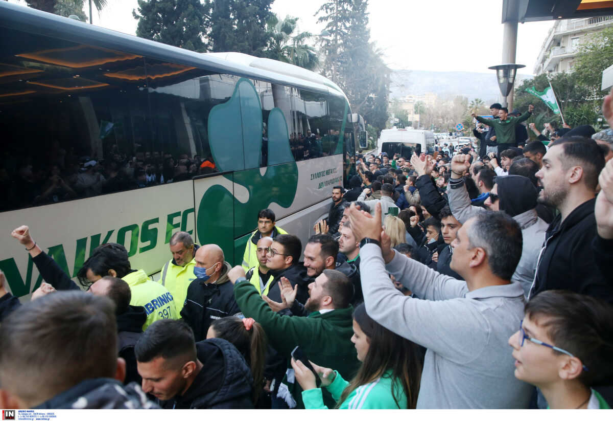 Παναθηναϊκός – Ολυμπιακός: Οπαδοί των πρασίνων στο ξενοδοχείο που μένει η αποστολή του τριφυλλιού