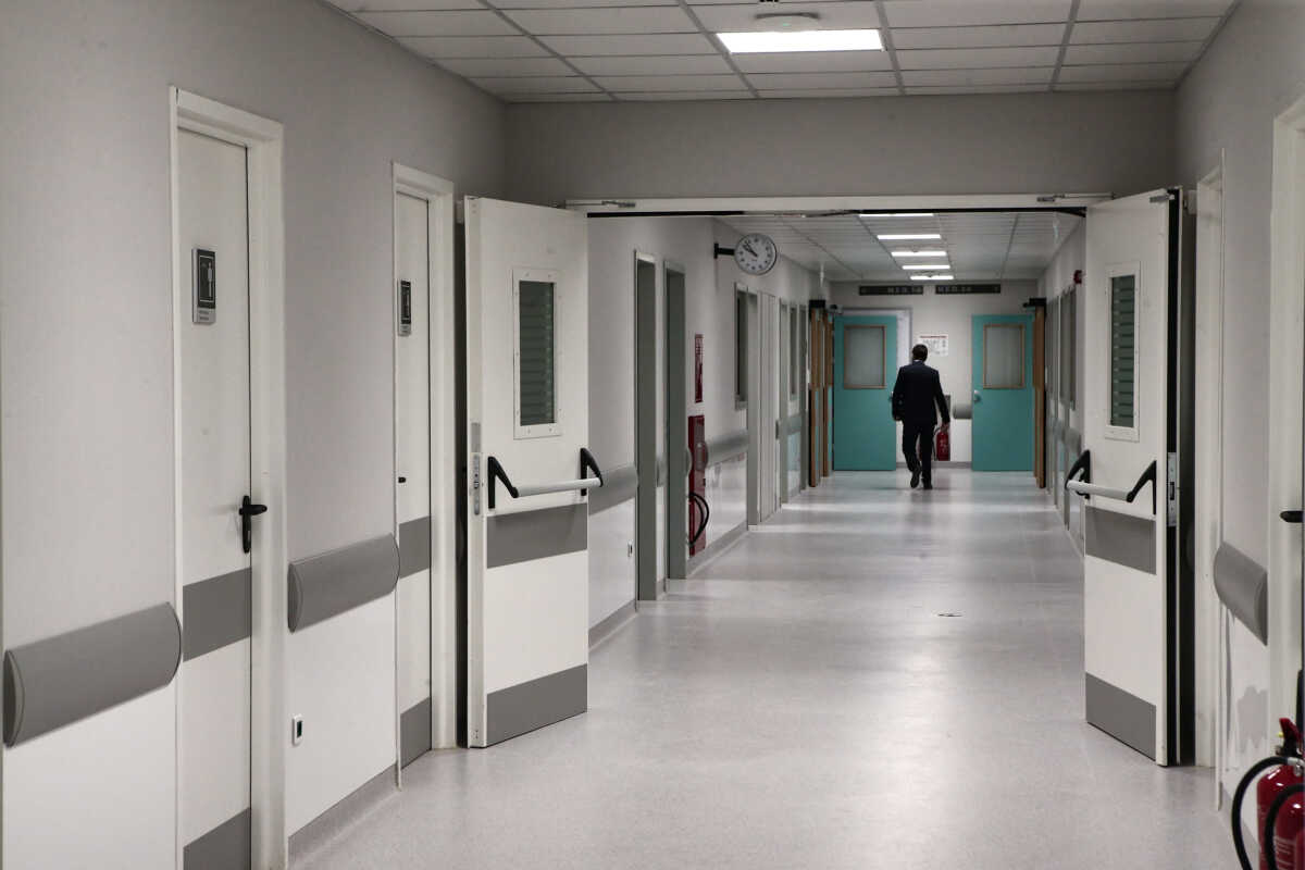 Νοσοκομείο Νίκαιας: «Δεν κινδύνεψε ασθενής, μικρής κλίμακας ζημιές», δηλώνει ο διοικητής μετά τις 4 πυρκαγιές σε 48 ώρες