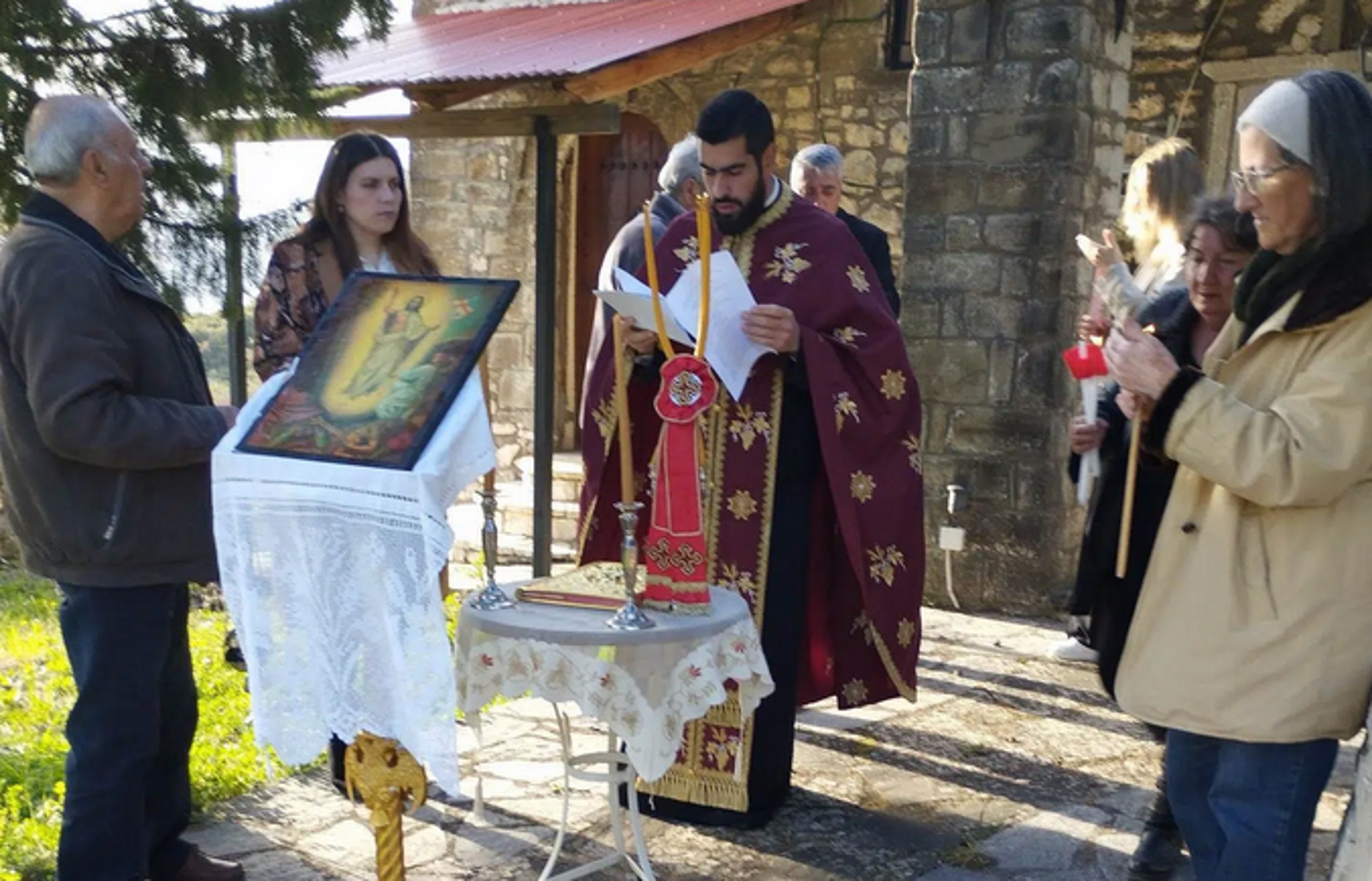 Πάσχα 2023 – Γιάννενα: Έκαναν Ανάσταση πριν φτάσει στην Ελλάδα το Άγιο Φως, δείτε εικόνες