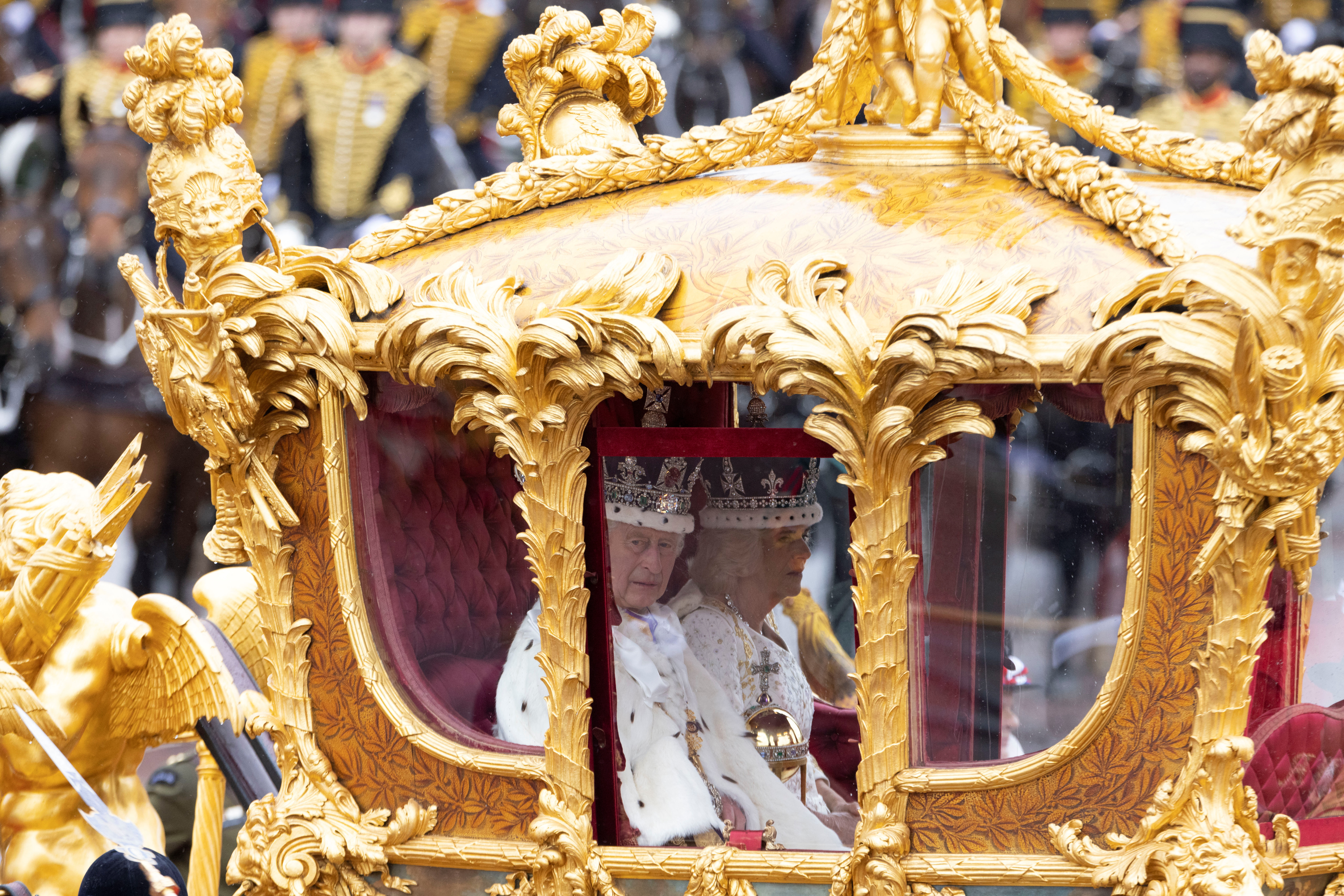 Βασιλιάς Κάρολος: LIVE η τελετή της στέψης του παρουσία ηγετών και χιλιάδων Βρετανών