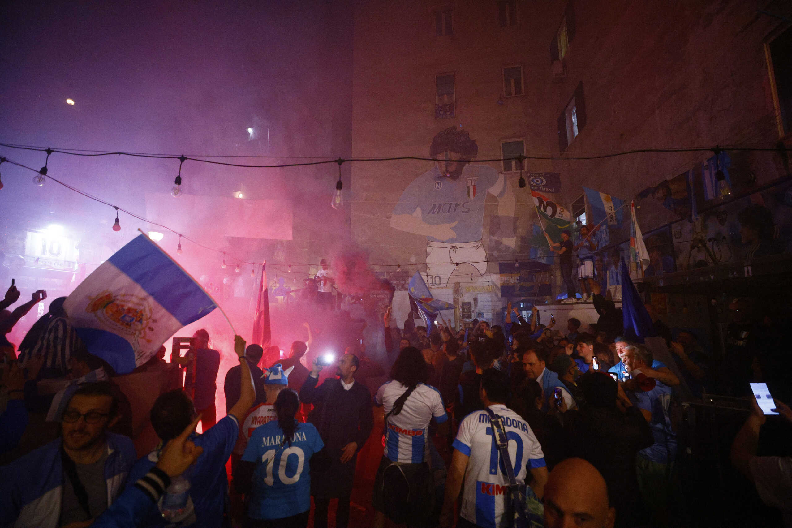 Soccer Football - Serie A - Napoli fans celebrate winning Serie A - Naples, Italy - May 4, 2023 Napoli fans celebrate winning Serie A REUTERS