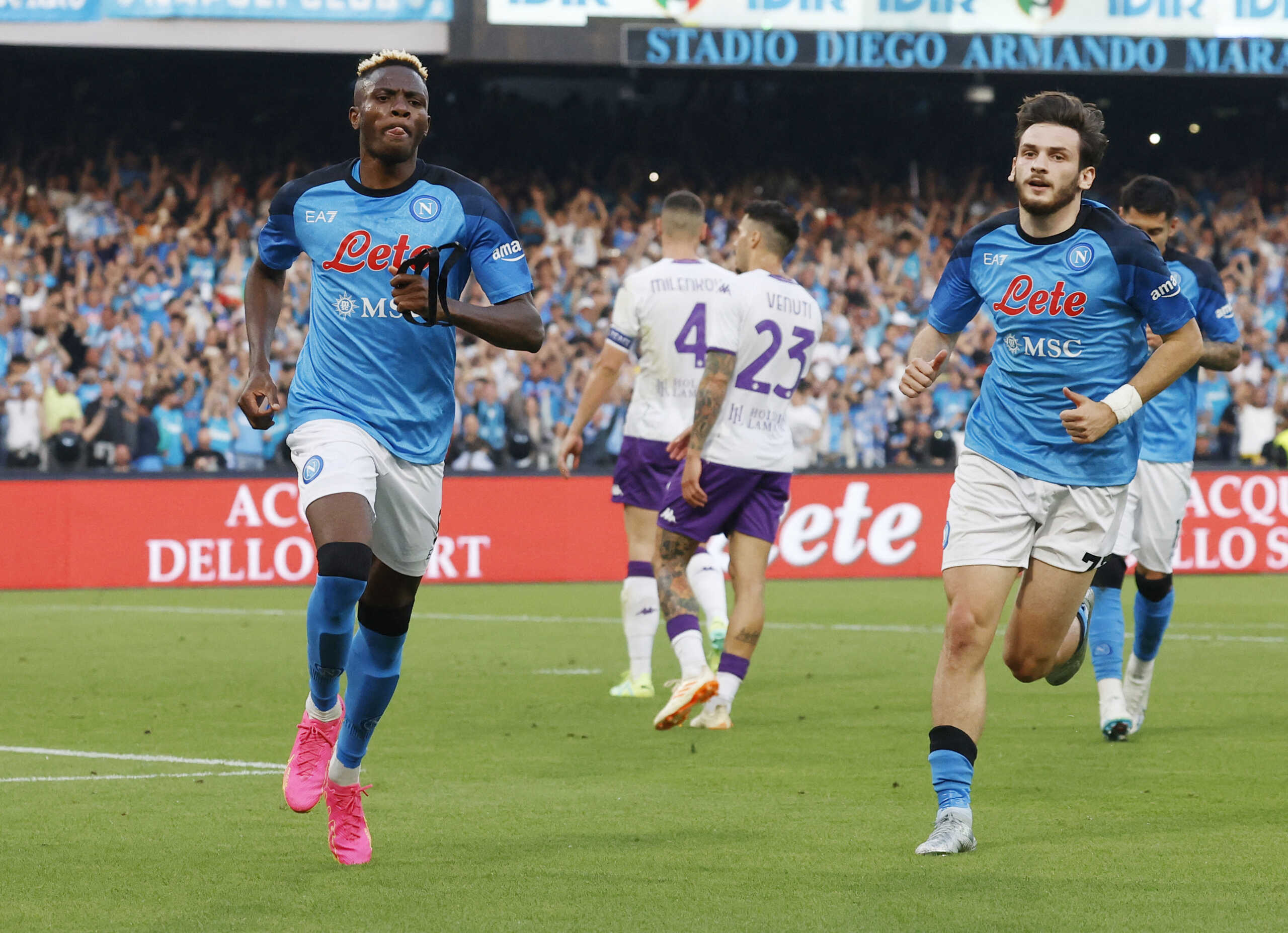 Soccer Football - Serie A - Napoli v Fiorentina - Stadio Diego Armando Maradona, Naples, Italy - May 7, 2023 Napoli's Victor Osimhen celebrates scoring their first goal with Khvicha Kvaratskhelia REUTERS