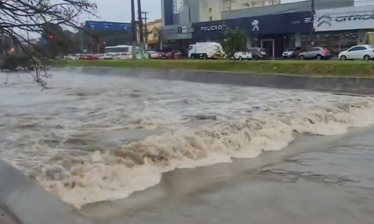Βραζιλία: Τρεις νεκροί και 12 αγνοούμενοι από κυκλώνα