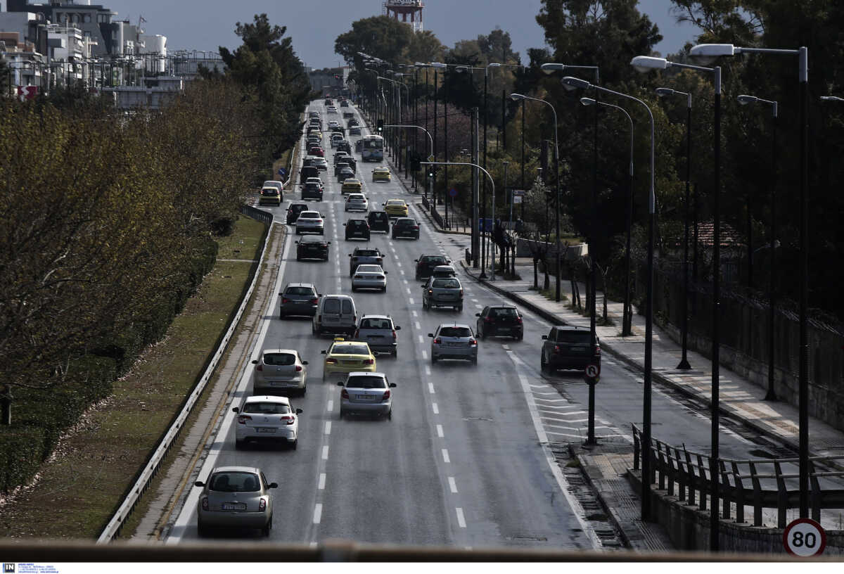 Κίνηση στους δρόμους: Τροχαίο ατύχημα με καραμπόλα 5 οχημάτων στη Λεωφόρο Αλίμου – Κατεχάκη