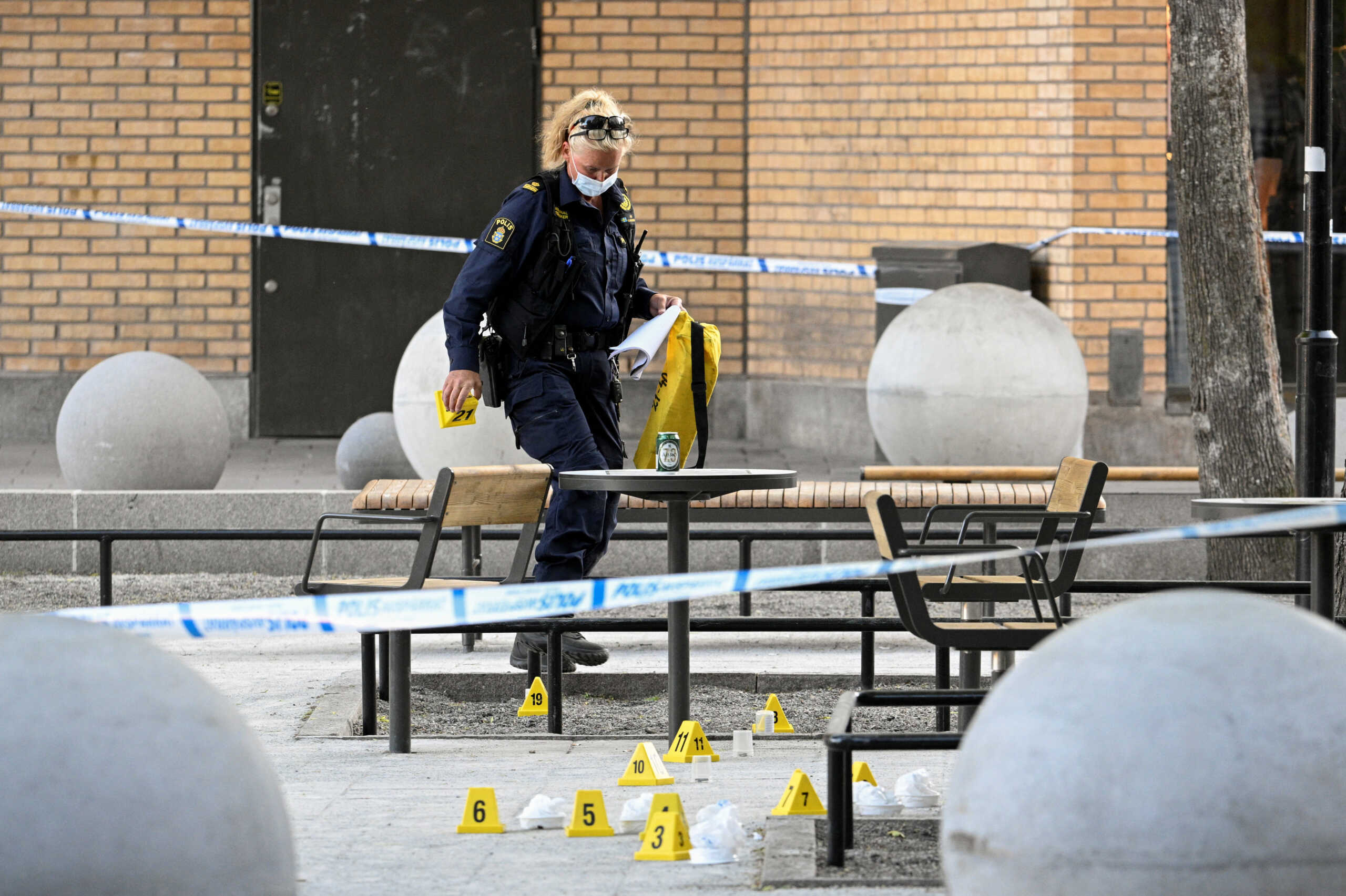 Σουηδία: Μπαράζ πυροβολισμών στην Στοκχόλμη – Νεκρός ένας 15χρονος