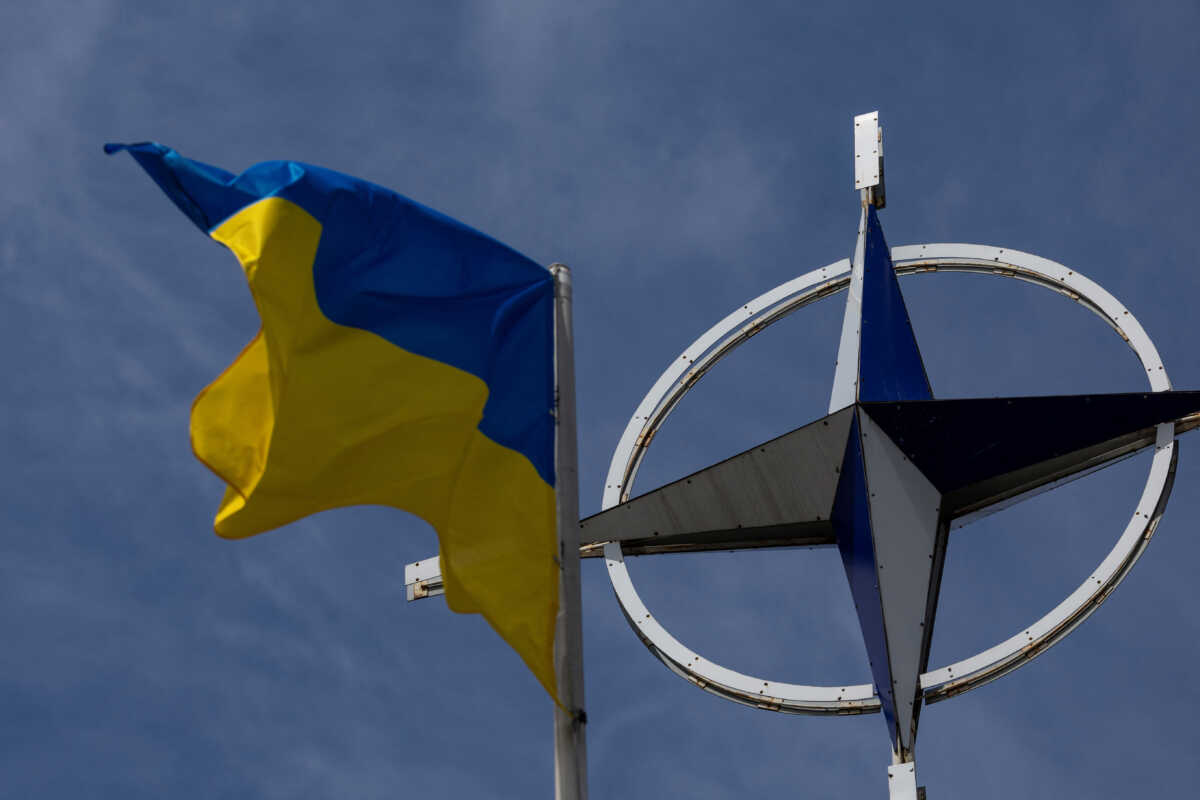 «Το μέλλον της Ουκρανίας είναι στο ΝΑΤΟ», λέει η Συμμαχία, αλλά δεν προσκαλεί ούτε δίνει χρονοδιάγραμμα