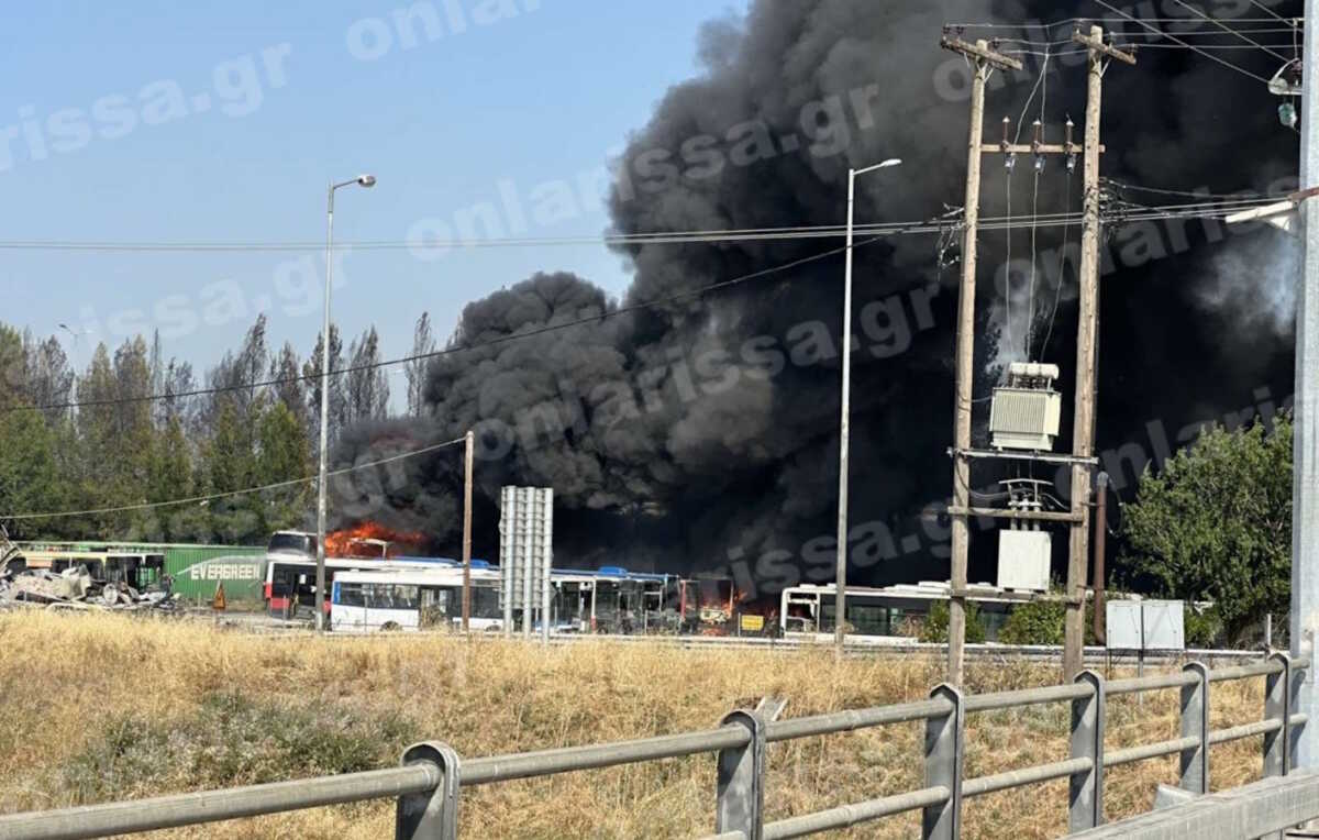 Φωτιά στη Λάρισα: Έκλεισε η εθνική οδός στον κόμβο του Πλατυκάμπου – Μεγάλη κινητοποίηση της πυροσβεστικής