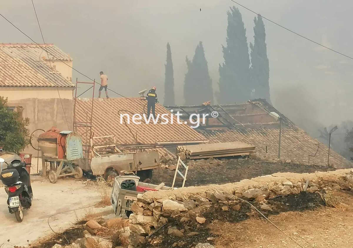 Φωτιά στην Κέρκυρα: Καίγονται σπίτια στο χωριό Λούτσες