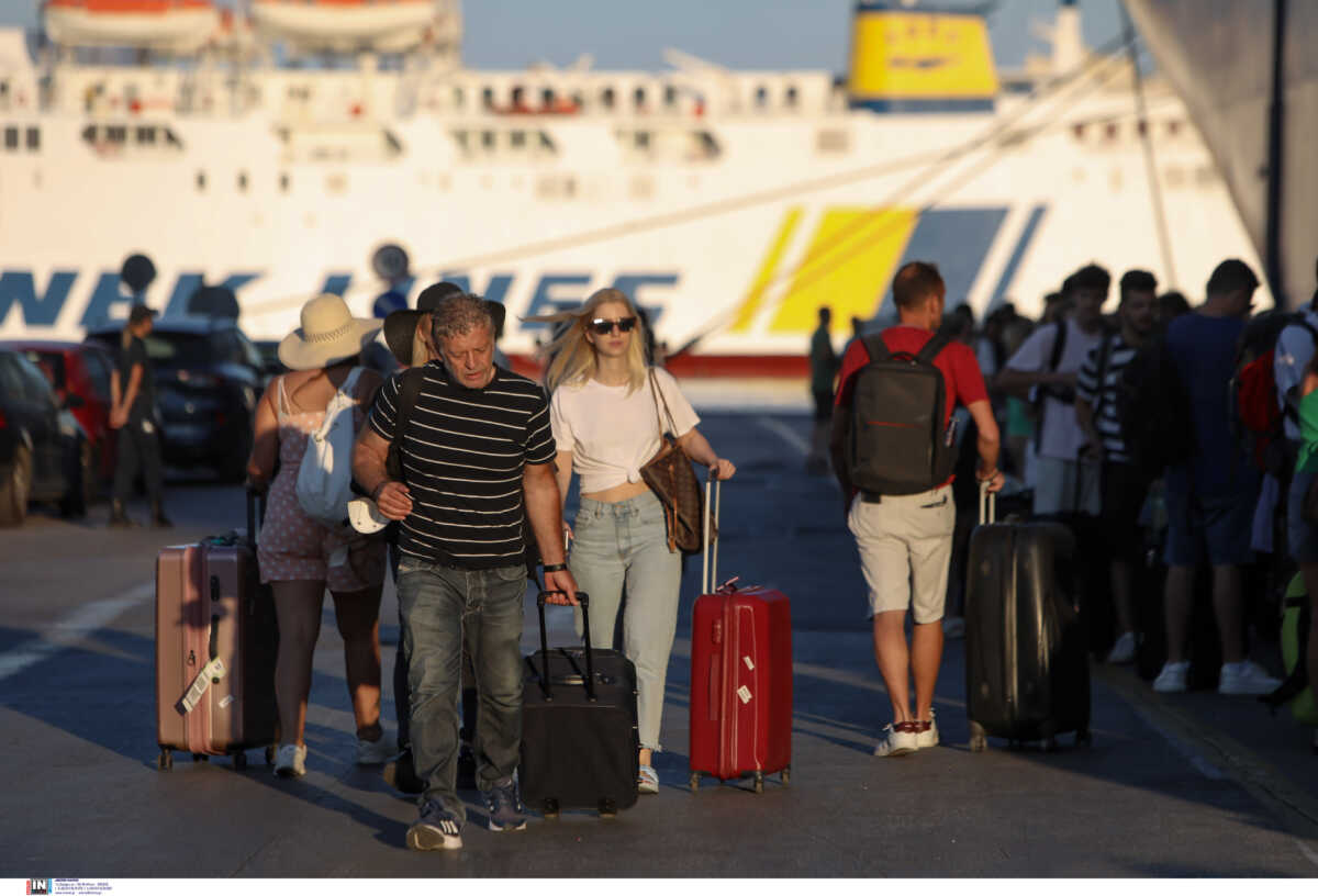 Ακτοπλοϊκά εισιτήρια: Ενοχλημένη η κυβέρνηση με συγκεκριμένες εταιρείες – «Δεν ανταποκρίθηκαν όλοι για τις τιμές»