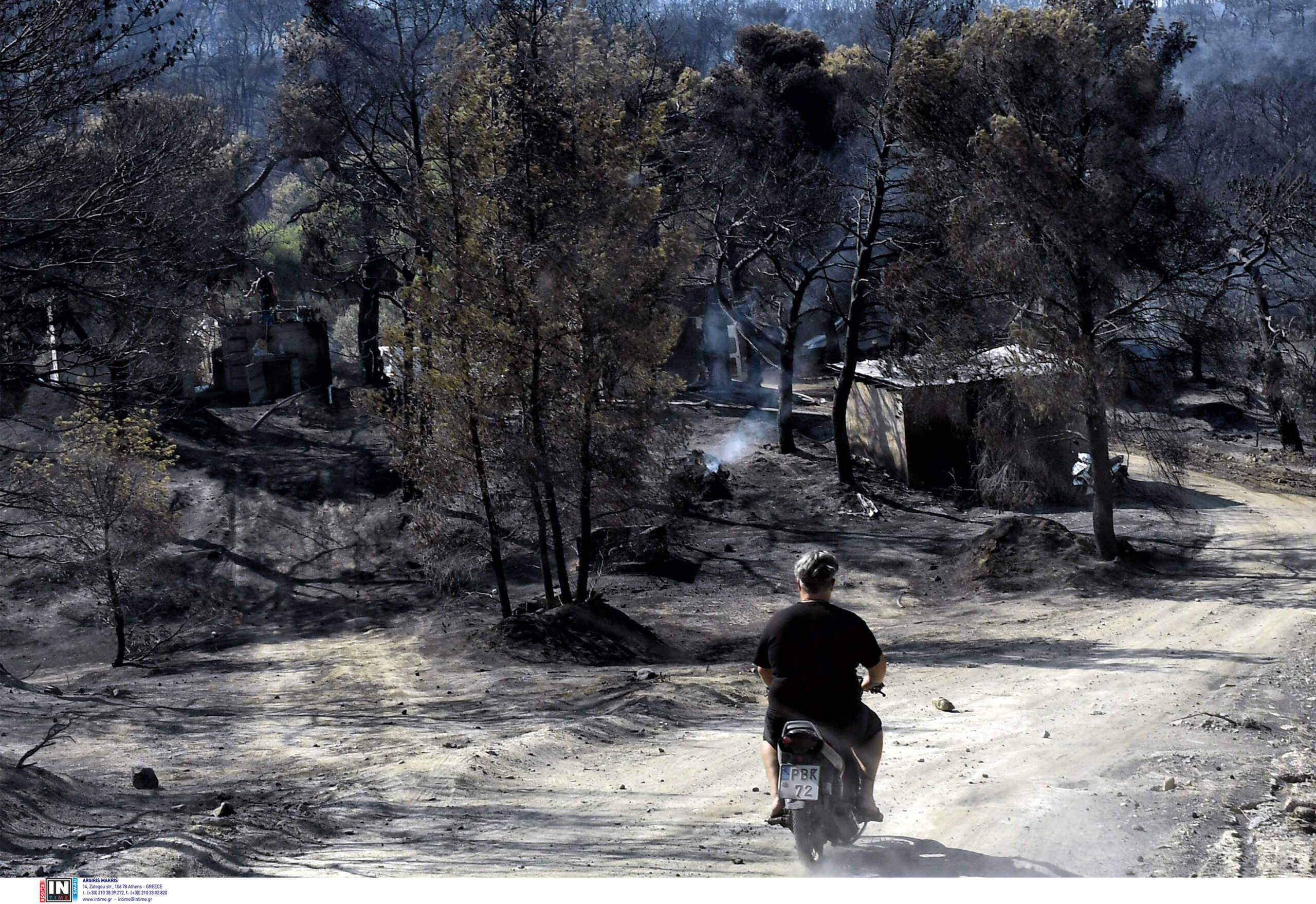 Φωτιά στα Δερβενοχώρια: Ελέγχθηκε το «μέτωπο» στα διυλιστήρια, τιτάνια μάχη στο Λουτράκι