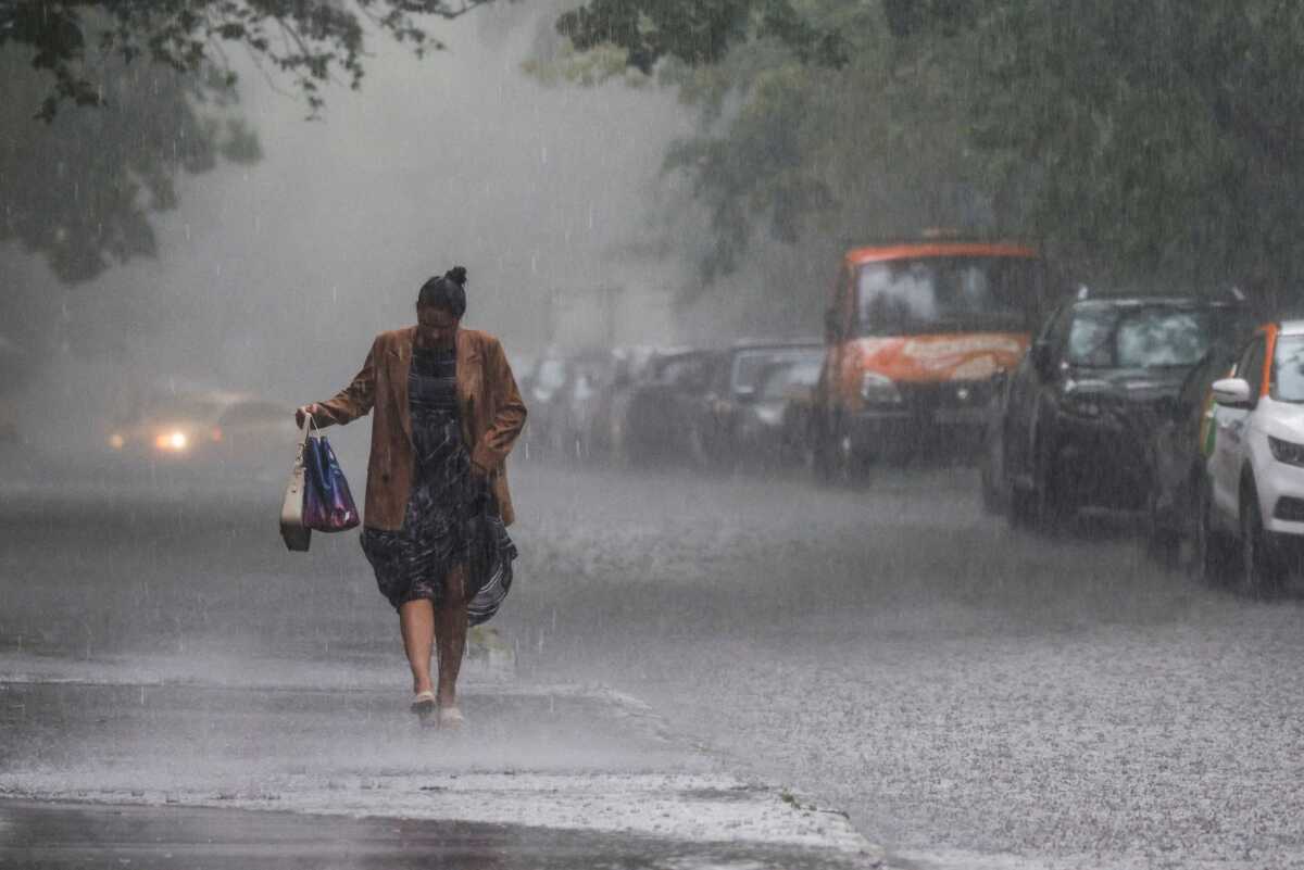 Ρωσία: Φονικές καταιγίδες πλήττουν τη χώρα – Εννέα νεκροί και εκατοντάδες οικισμοί βυθισμένοι στο σκοτάδι