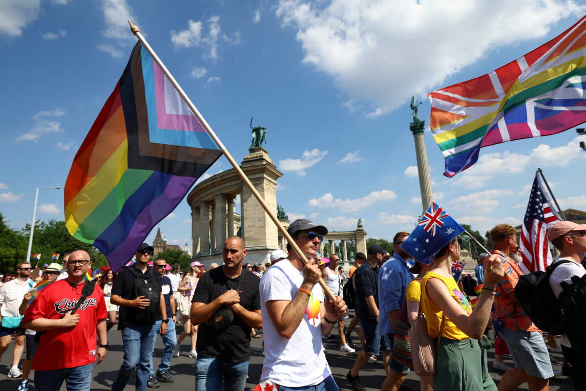Ουγγαρία: Το Pride έγινε στη Βουδαπέστη παρά τον καύσωνα και τις αντιδράσεις κατά των ΛΟΑΤΚΙ+