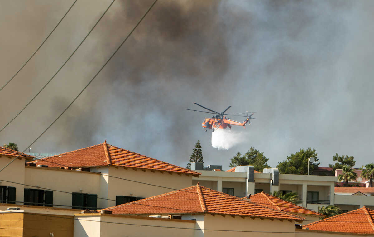 Φωτιά στη Ρόδο: Ο ΔΕΔΔΗΕ σηκώνει drones για να δει τις καταστροφές στο δίκτυο ηλεκτροδότησης