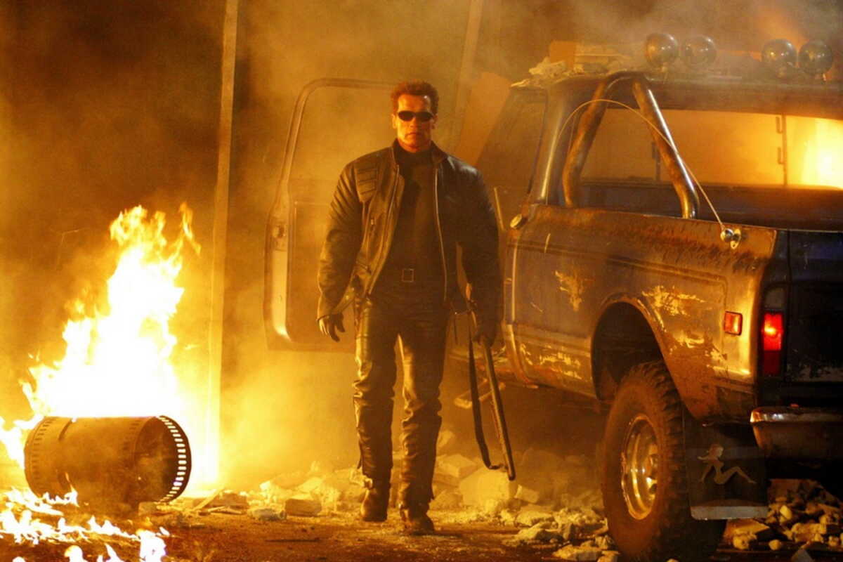 Άρνολντ Σβαρτσενέγκερ: Η ταινία Terminator έχει γίνει πραγματικότητα λόγω της Τεχνητής Νοημοσύνης