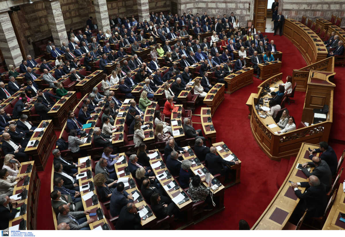 Ψήφος αποδήμων: Ξεκίνησε η συζήτηση στην Βουλή για το νομοσχέδιο – Θα μιλήσει σήμερα ο Κυριάκος Μητσοτάκης