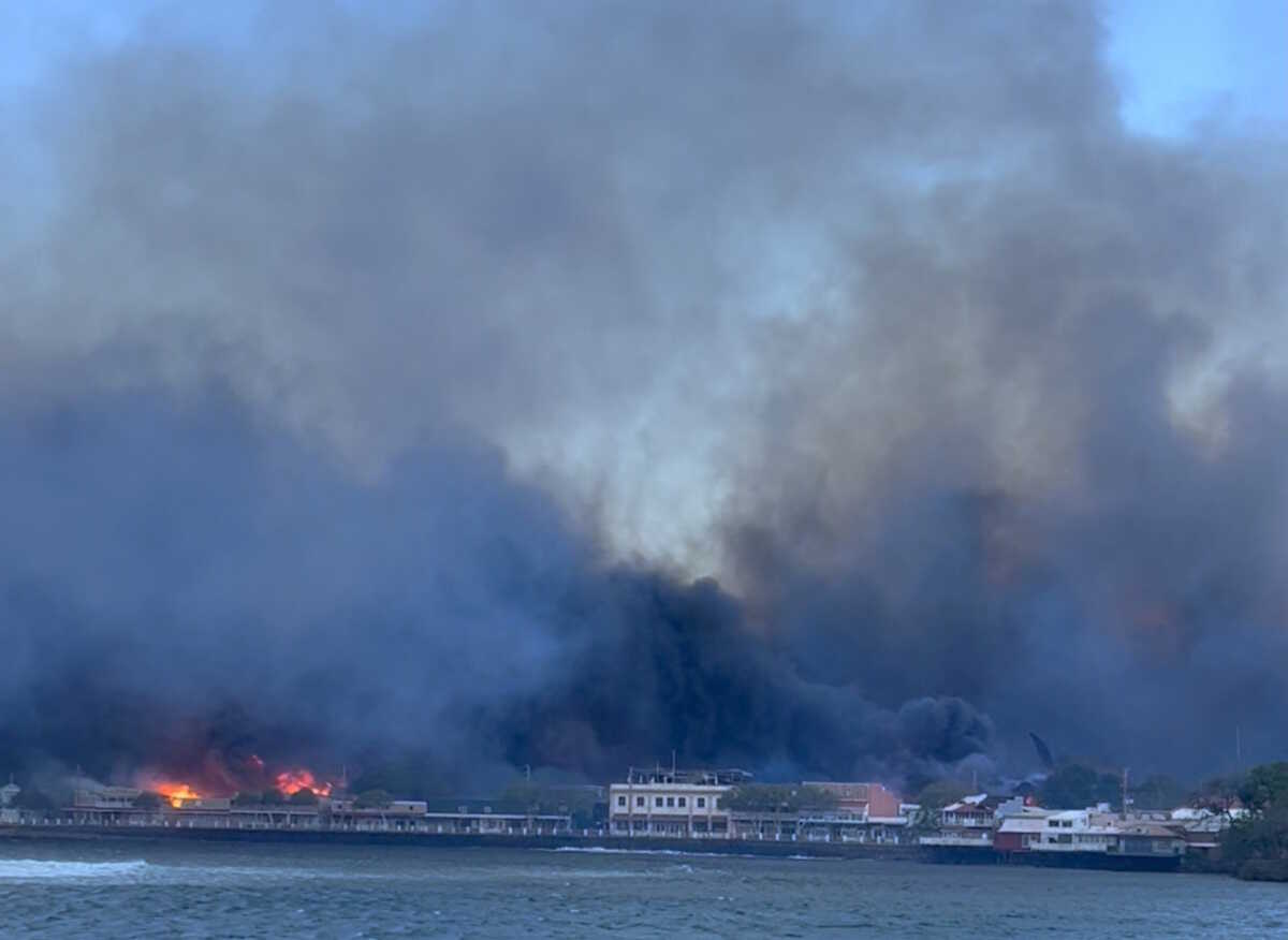 Χαβάη: «Η φωτιά ήταν σαν Κόλαση» – Άνθρωποι έπεφταν στη θάλασσα για να σωθούν