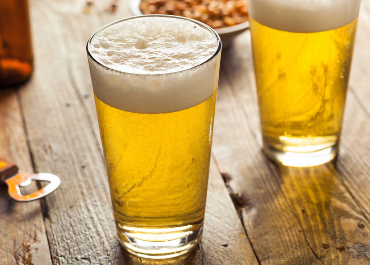 4 κόλπα για να παγώσεις γρήγορα και εύκολα τη μπύρα σου