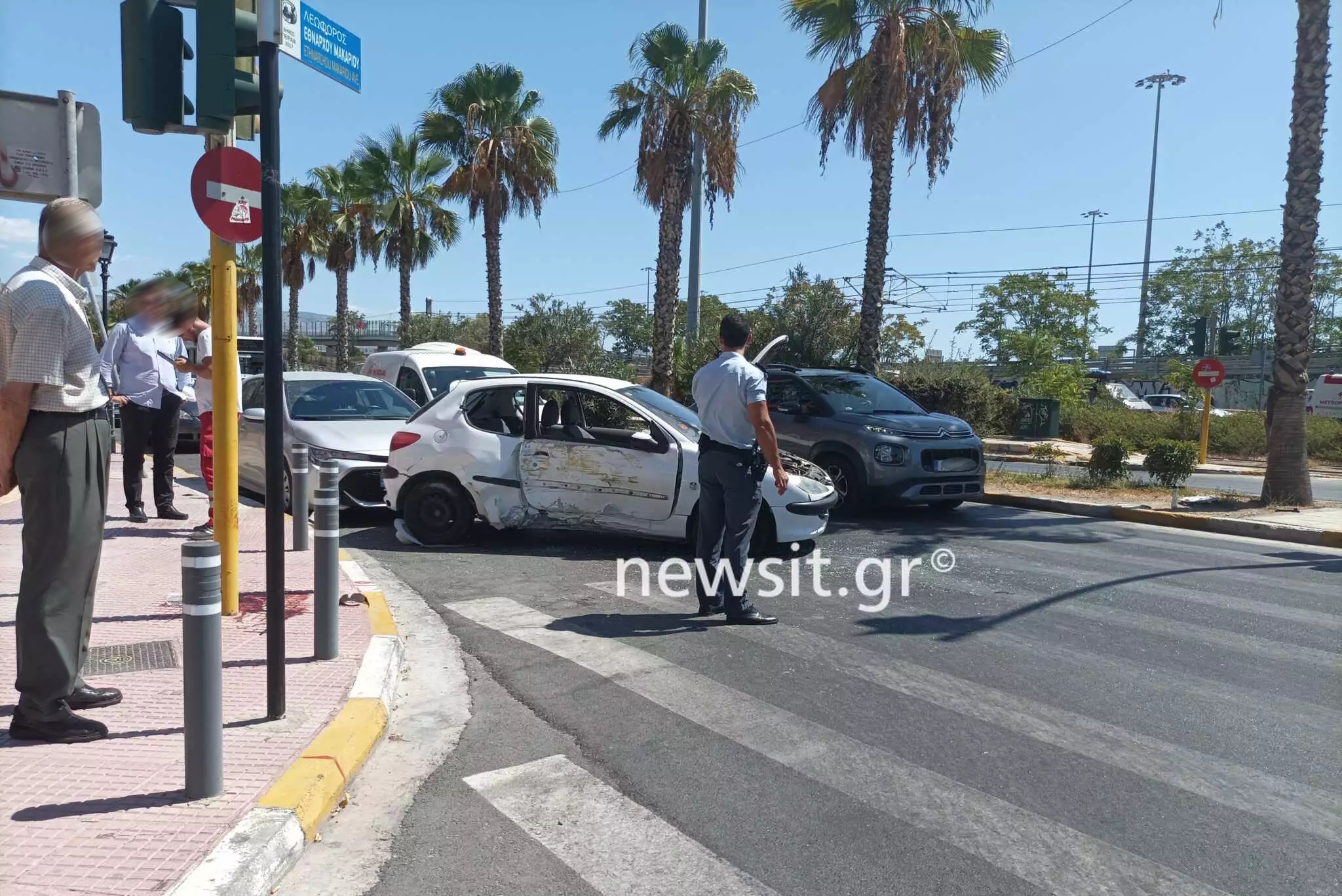 Τροχαίο στην παλιά παραλιακή: Εκτός κινδύνου η γυναίκα που παρασύρθηκε από το αυτοκίνητο