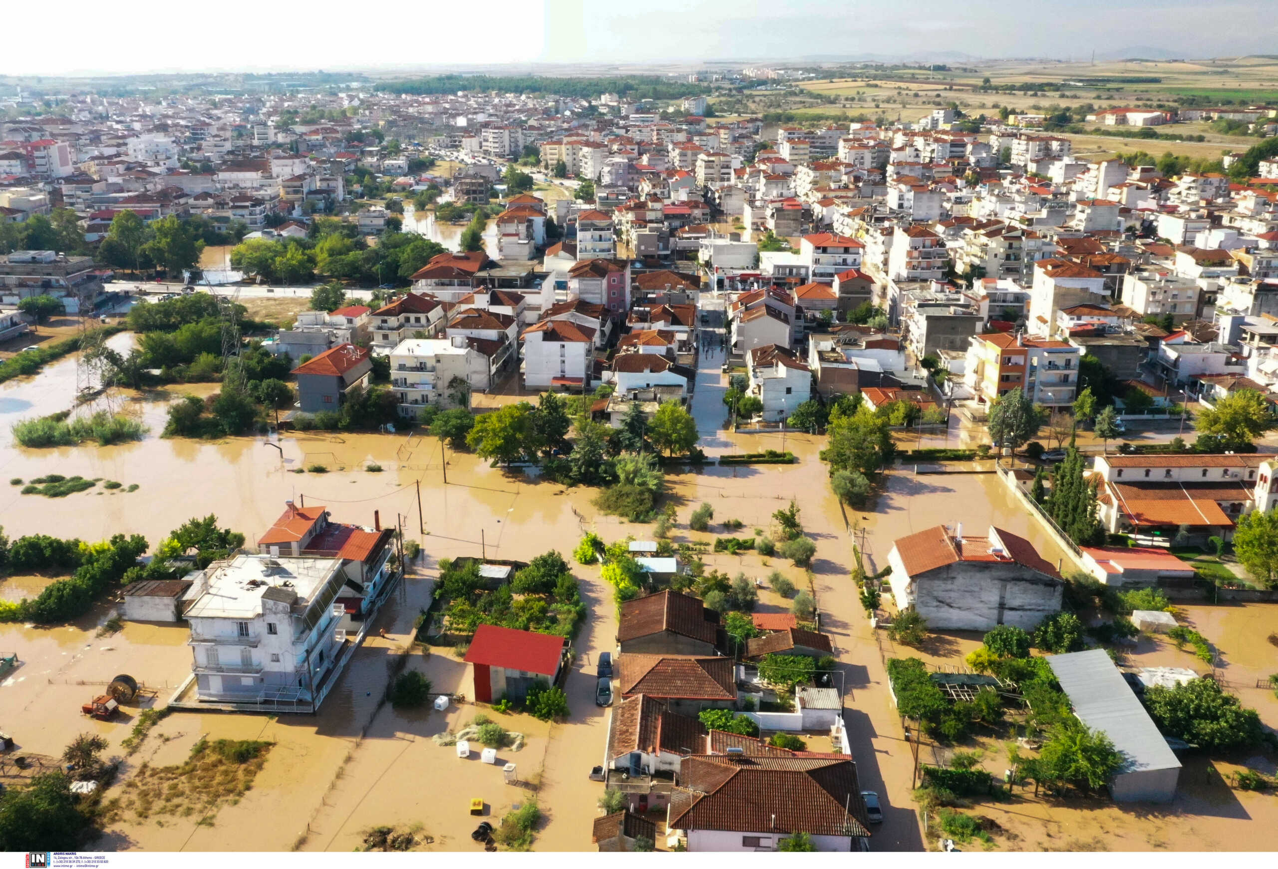 Κακοκαιρία – Λάρισα: Πανοραμικές εικόνες από τις πλημμύρες στα προάστια της πόλης