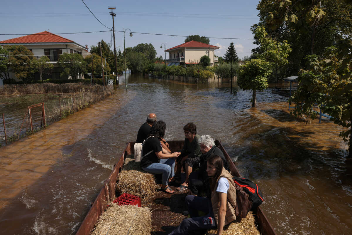 Κακοκαιρία – Λάρισα: Μεγάλες ζημιές στο οδικό δίκτυο, με παρακάμψεις το ταξίδι από Αθήνα προς Θεσσαλονίκη