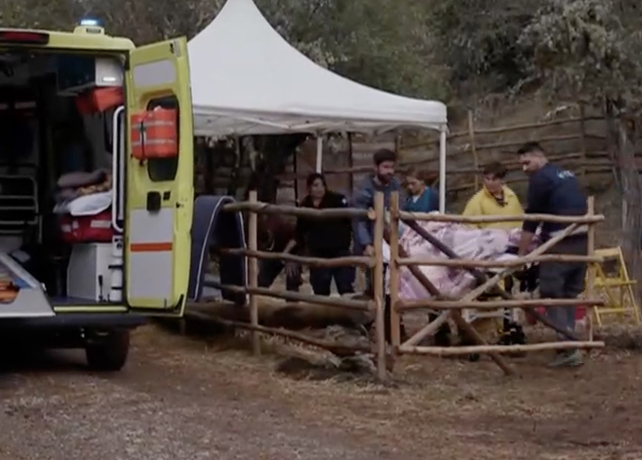 Σοβαρό ατύχημα για τη Μαρίλια στη «Φάρμα»: Τη χτύπησε άλογο, την μετέφεραν πήρε ασθενοφόρο