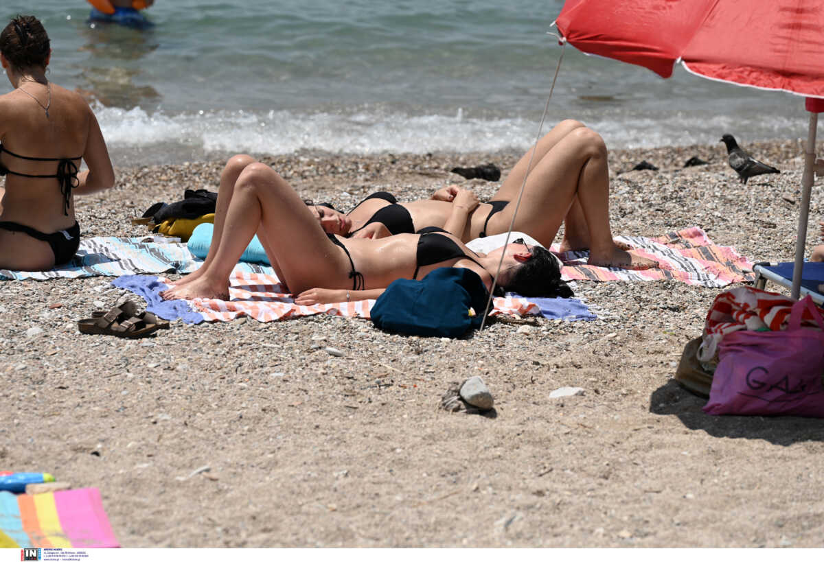 Θεσσαλονίκη: Γεμάτες οι παραλίες για μπάνιο, βουτιές και ηλιοθεραπεία με τις ώρες