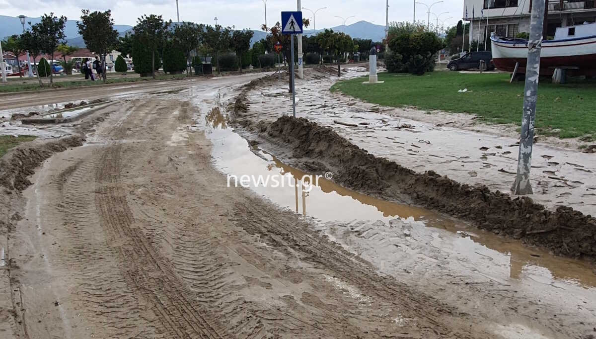 Κακοκαιρία Elias: Άρση της απογόρευσης κυκλοφορίας στον Βόλο – Βούλιαξε στη λάσπη η πόλη