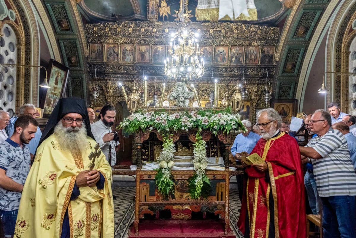 Αστυπάλαια: Φωτιά σε εκκλησία την ώρα της λειτουργίας – Μεγάλες ζημιές στο ναό