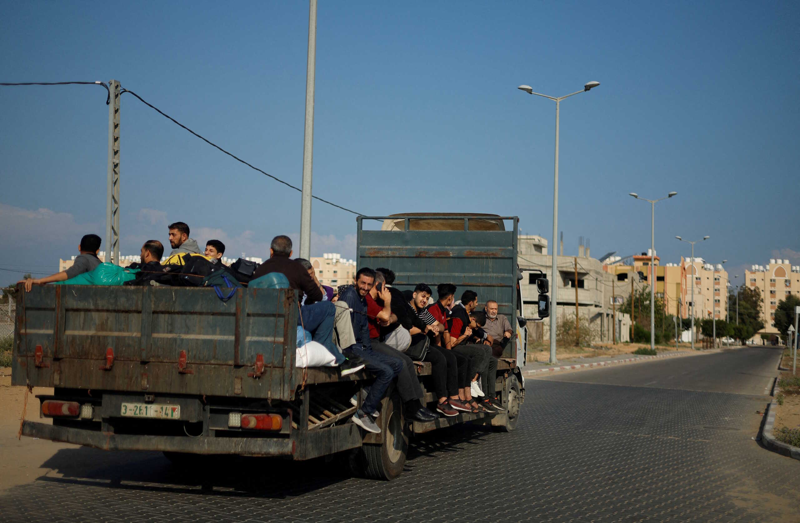 Πόλεμος στο Ισραήλ: Ακόμα και με κάρα φεύγουν οι κάτοικοι της Γάζας εν αναμονή της χερσαίας επιχείρησης κατά της Χαμάς