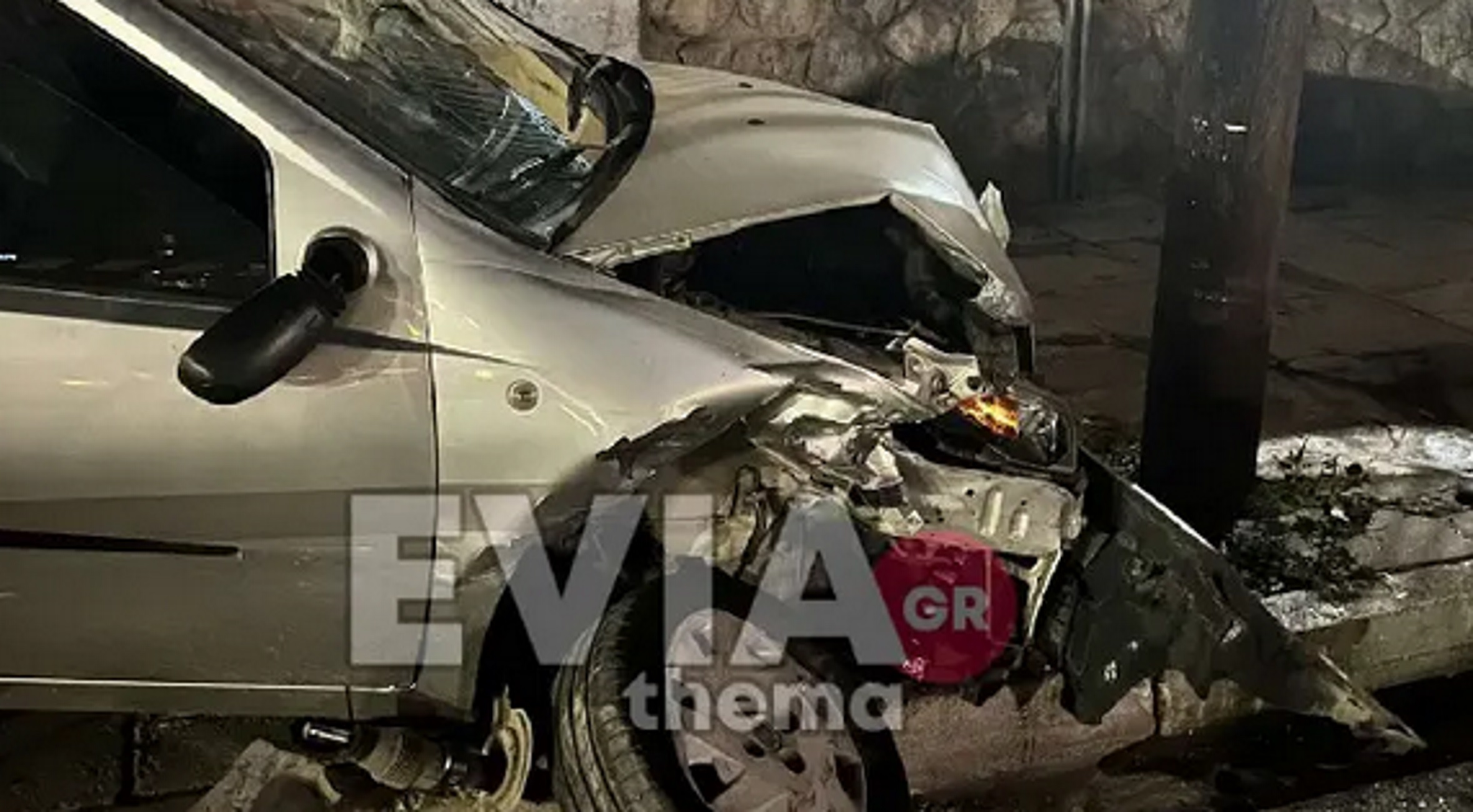 Εύβοια: Γυαλιά καρφιά σε τροχαίο 4 αυτοκίνητα και ένα μηχανάκι στη Χαλκίδα – Δείτε εικόνες