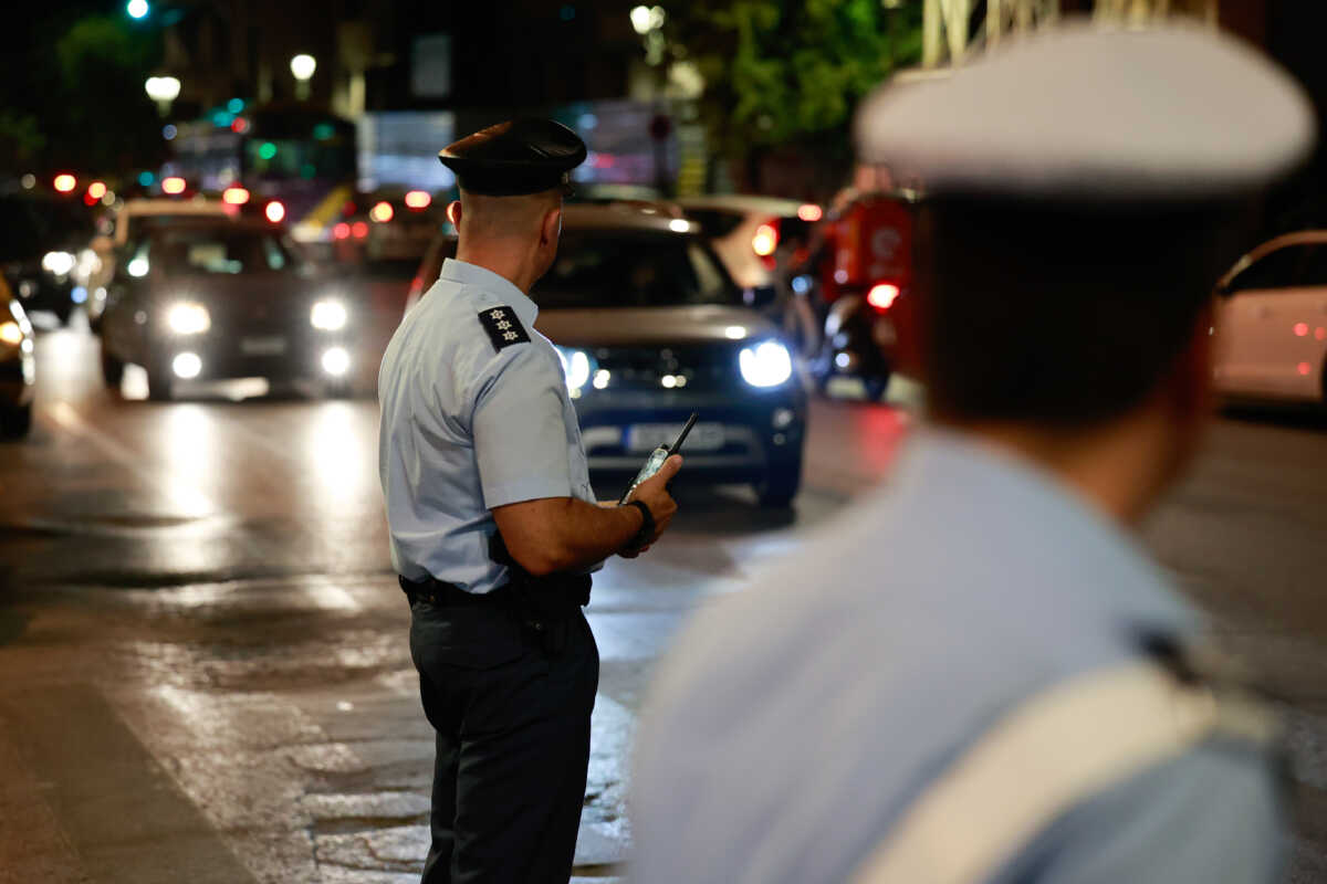 Ανατροπή νταλίκας στην Παλαιά Εθνική Αθηνών – Θηβών