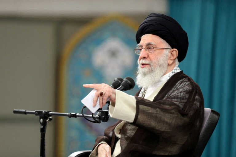 Ιράν: Ο αγιατολάχ Χαμενεΐ κάλεσε τις μουσουλμανικές χώρες να μποϊκοτάρουν το Ισραήλ